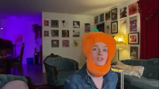 Image 4 of bigredcarrott Stream on Chaturbate on 22 months ago