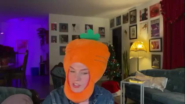 Image 8 of bigredcarrott Stream on Chaturbate on 22 months ago