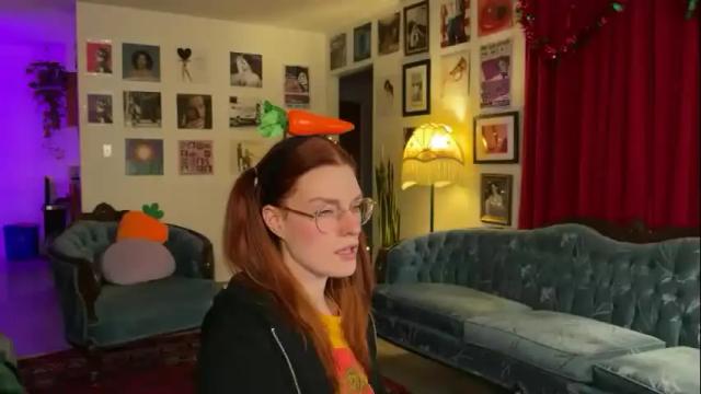 Image 2 of bigredcarrott Stream on Chaturbate on 22 months ago