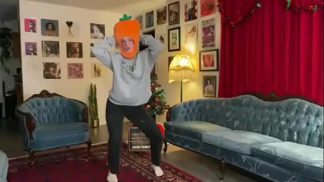 Image 2 of bigredcarrott Stream on Chaturbate on 22 months ago