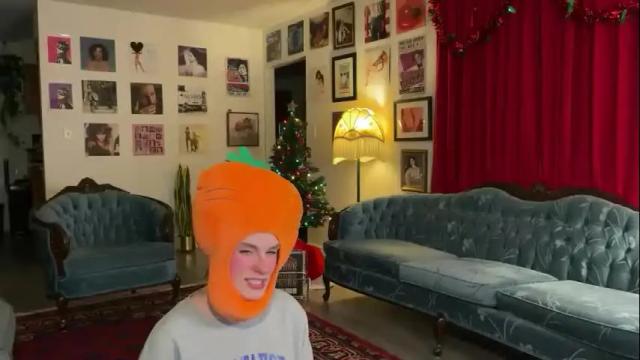Image 4 of bigredcarrott Stream on Chaturbate on 22 months ago