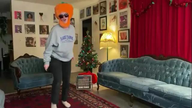 Image 7 of bigredcarrott Stream on Chaturbate on 22 months ago