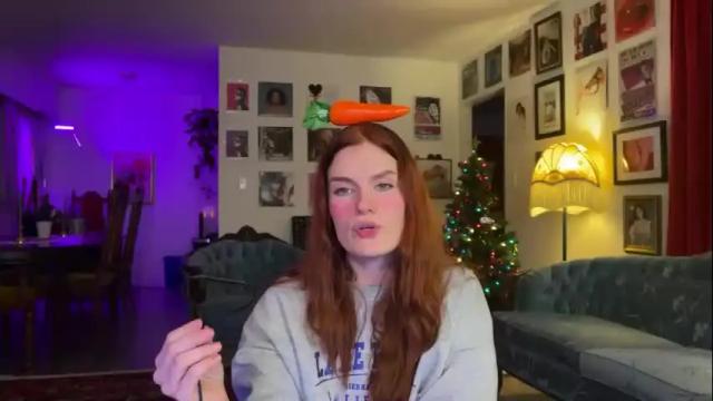 Image 11 of bigredcarrott Stream on Chaturbate on 21 months ago