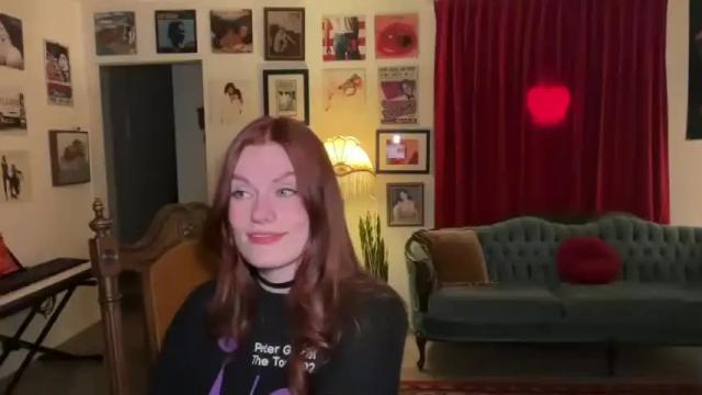 Image 7 of bigredcarrott Stream on Chaturbate on 19 months ago