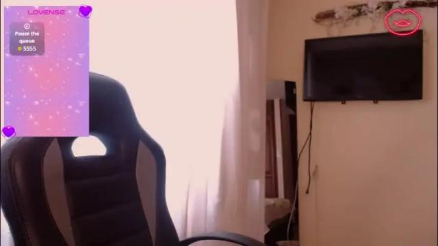 Image 8 of biigbooty_ Stream on Chaturbate on 2 months ago