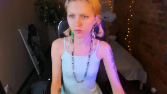 Image 10 of bimboxme Stream on Chaturbate on 17 months ago