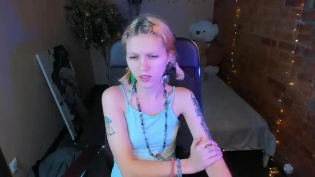 Image 7 of bimboxme Stream on Chaturbate on 17 months ago