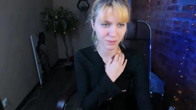 Image 11 of bimboxme Stream on Chaturbate on 16 months ago