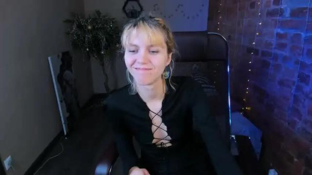 Image 12 of bimboxme Stream on Chaturbate on 16 months ago