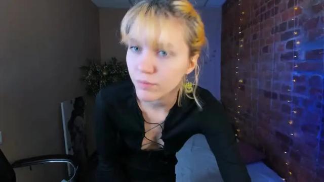 Image 3 of bimboxme Stream on Chaturbate on 16 months ago