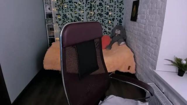 Image 12 of bimboxme Stream on Chaturbate on 15 months ago