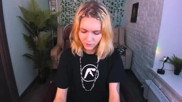 Image 10 of bimboxme Stream on Chaturbate on 15 months ago