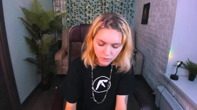 Image 12 of bimboxme Stream on Chaturbate on 15 months ago