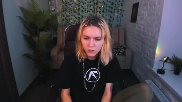 Image 6 of bimboxme Stream on Chaturbate on 15 months ago