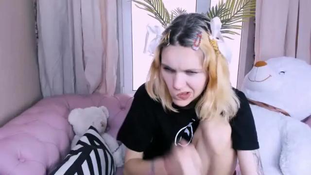 Image 2 of bimboxme Stream on Chaturbate on 15 months ago