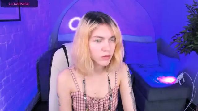 Image 2 of bimboxme Stream on Chaturbate on 15 months ago