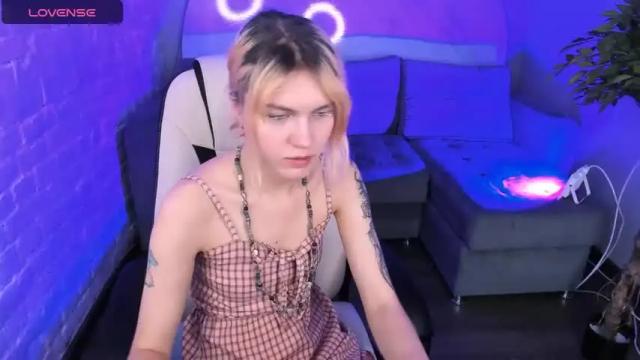 Image 4 of bimboxme Stream on Chaturbate on 15 months ago