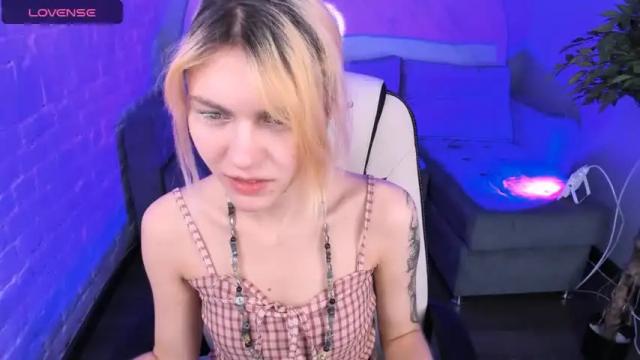 Image 6 of bimboxme Stream on Chaturbate on 15 months ago