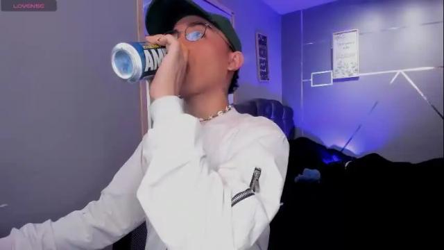 Image 2 of bitch_capelli Stream on Chaturbate on 14 days ago