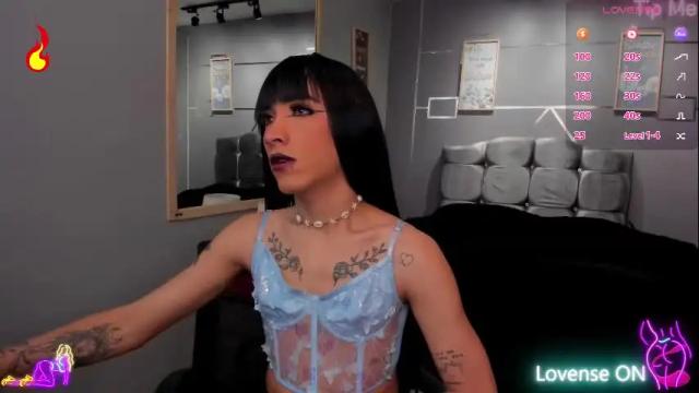 Image 12 of bitch_capelli Stream on Chaturbate on 8 days ago
