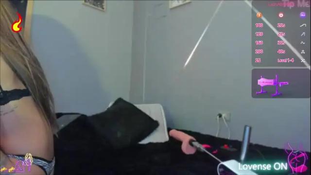 Image 10 of bitch_capelli Stream on Chaturbate on 1 month ago