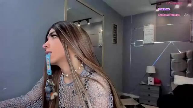 Image 4 of bitch_capelli Stream on Chaturbate on 1 month ago