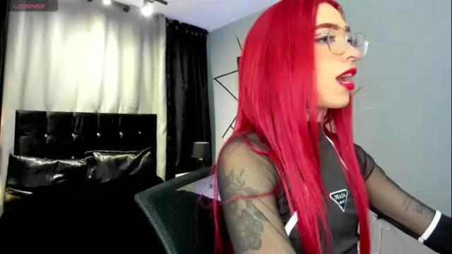 Image 4 of bitch_capelli Stream on Chaturbate on 9 days ago