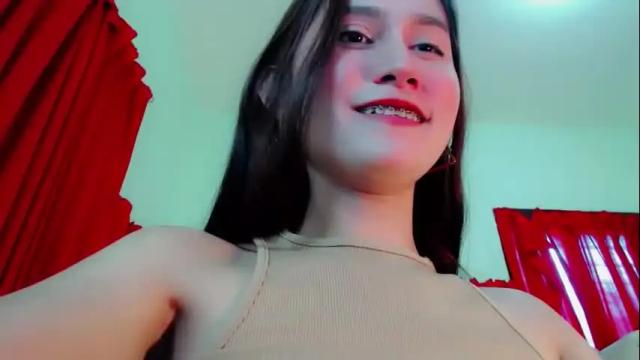 Image 2 of bitchtaylor Stream on Chaturbate on 1 month ago