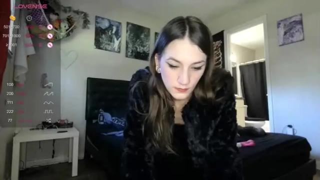 Image 7 of bitemebrittany Stream on Chaturbate on 15 months ago