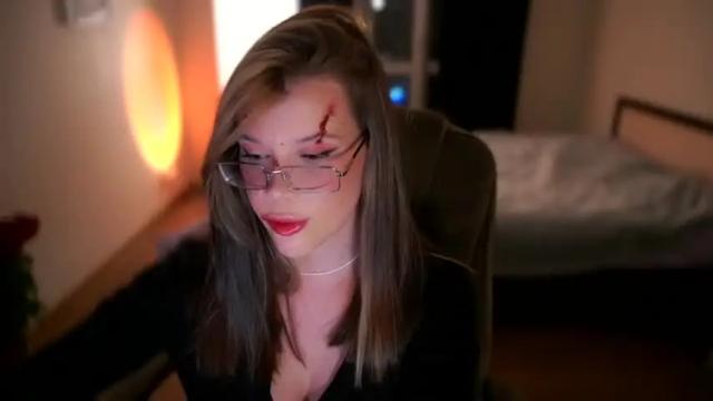 Image 12 of bitter_moon Stream on Chaturbate on 2 months ago