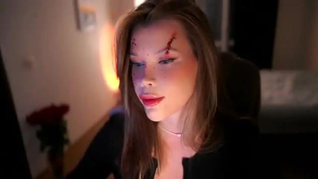 Image 4 of bitter_moon Stream on Chaturbate on 2 months ago