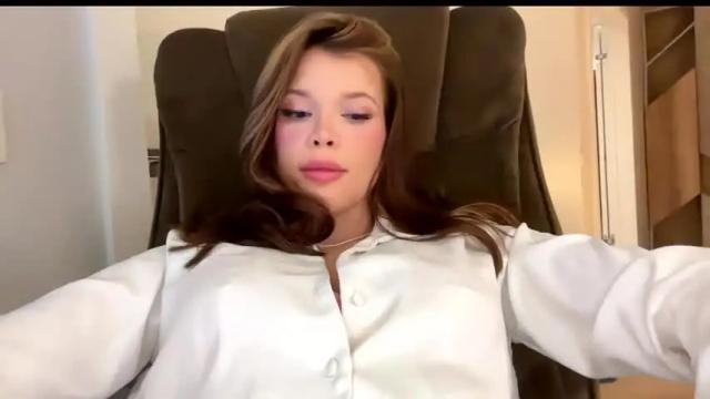 Image 2 of bitter_moon Stream on Chaturbate on 1 month ago