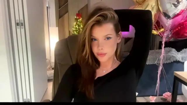 Image 12 of bitter_moon Stream on Chaturbate on 1 month ago