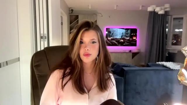 Image 3 of bitter_moon Stream on Chaturbate on 12 hours ago