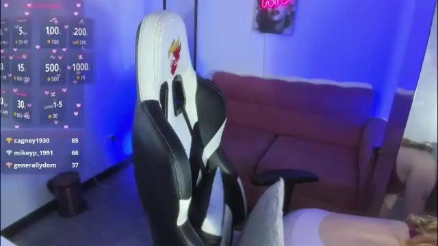 Image 12 of blackberry_s Stream on Chaturbate on 2 months ago