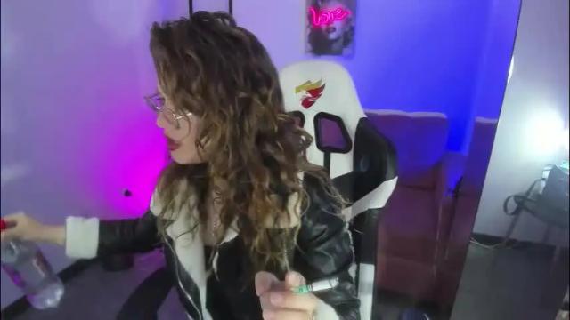 Image 2 of blackberry_s Stream on Chaturbate on 1 month ago