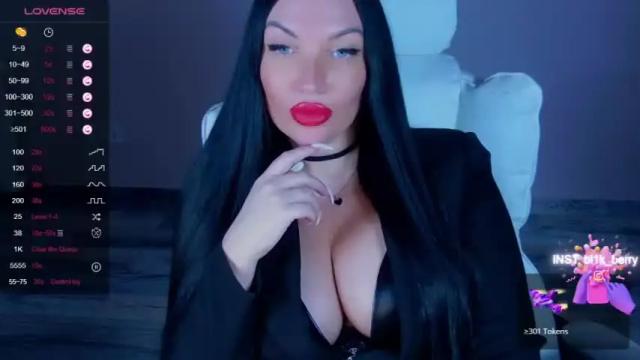Image 3 of blackberry_star Stream on Chaturbate on 15 months ago