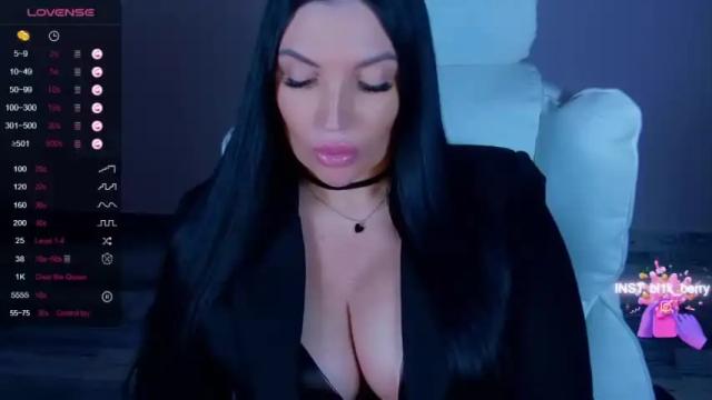 Image 6 of blackberry_star Stream on Chaturbate on 15 months ago