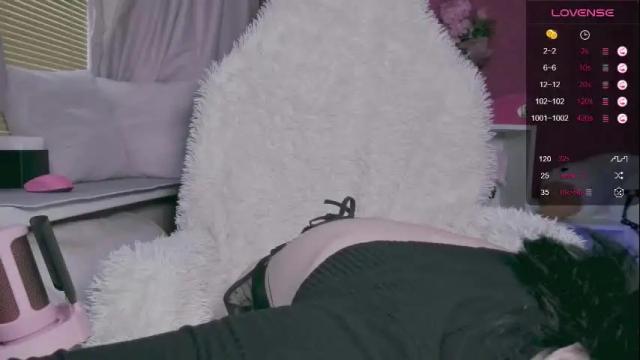 Image 2 of blackberrybae Stream on Chaturbate on 1 month ago