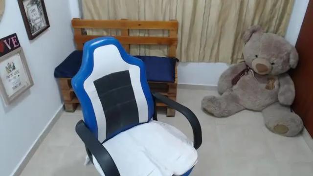 Image 10 of blackqueen_18 Stream on Chaturbate on 13 months ago