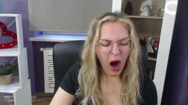 Image 10 of blackrosezoey Stream on Chaturbate on 1 month ago