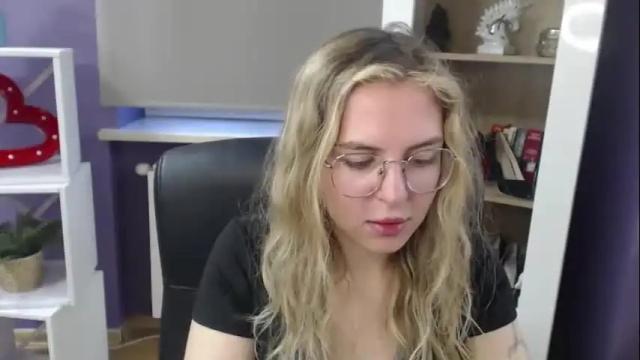 Image 4 of blackrosezoey Stream on Chaturbate on 1 month ago