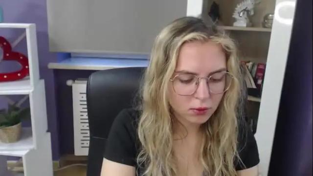 Image 6 of blackrosezoey Stream on Chaturbate on 1 month ago