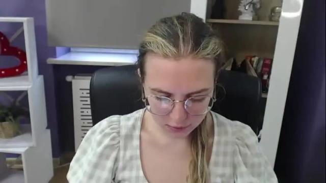 Image 4 of blackrosezoey Stream on Chaturbate on 1 month ago