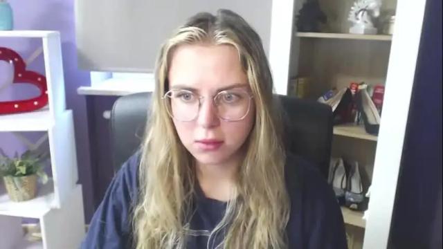 Image 8 of blackrosezoey Stream on Chaturbate on 1 month ago