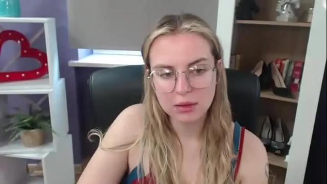 Image 2 of blackrosezoey Stream on Chaturbate on 1 month ago
