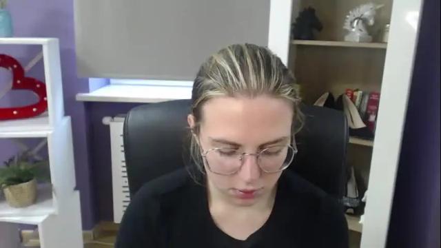 Image 12 of blackrosezoey Stream on Chaturbate on 1 month ago