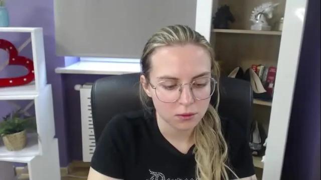 Image 3 of blackrosezoey Stream on Chaturbate on 1 month ago