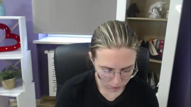 Image 4 of blackrosezoey Stream on Chaturbate on 1 month ago