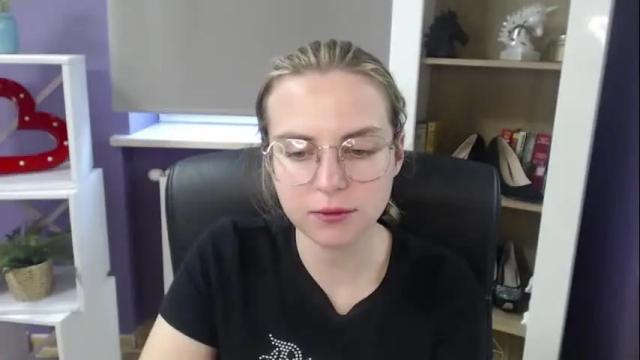 Image 8 of blackrosezoey Stream on Chaturbate on 1 month ago